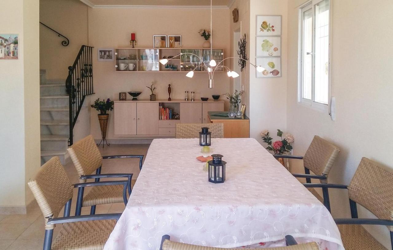 Cozy Home In Orihuela Costa With Kitchen Dehesa de Campoamor  외부 사진